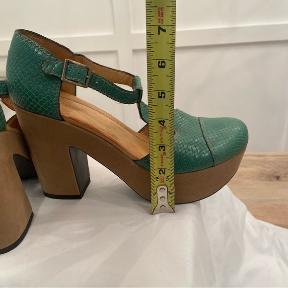 Nicole Relish Green T-Strap platform shoes - Picture 7 of 13
